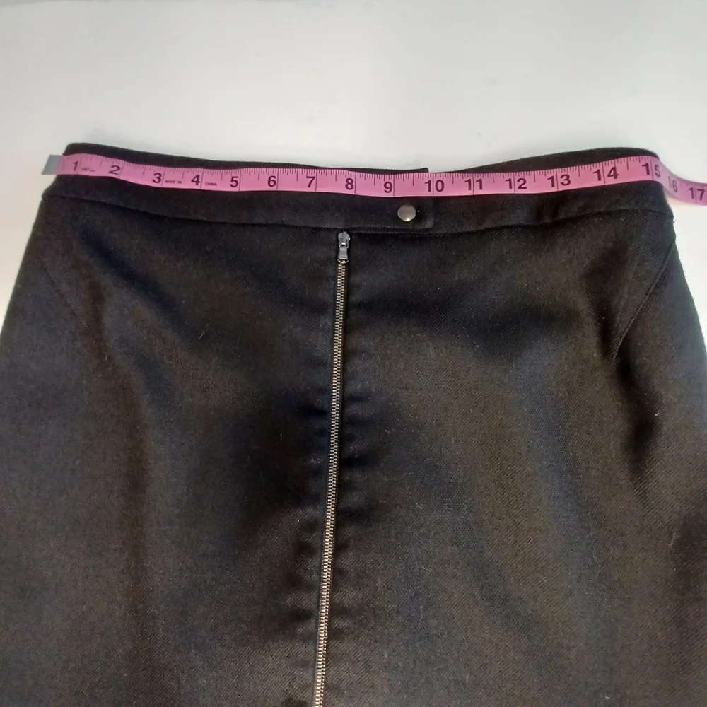 L'Agence Front Zip Pencil Straight Skirt Women's Sz 6 Black Career Minimalist